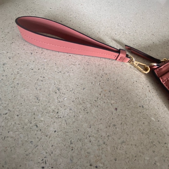 Women’s Nine West wristlet - Picture 5 of 10